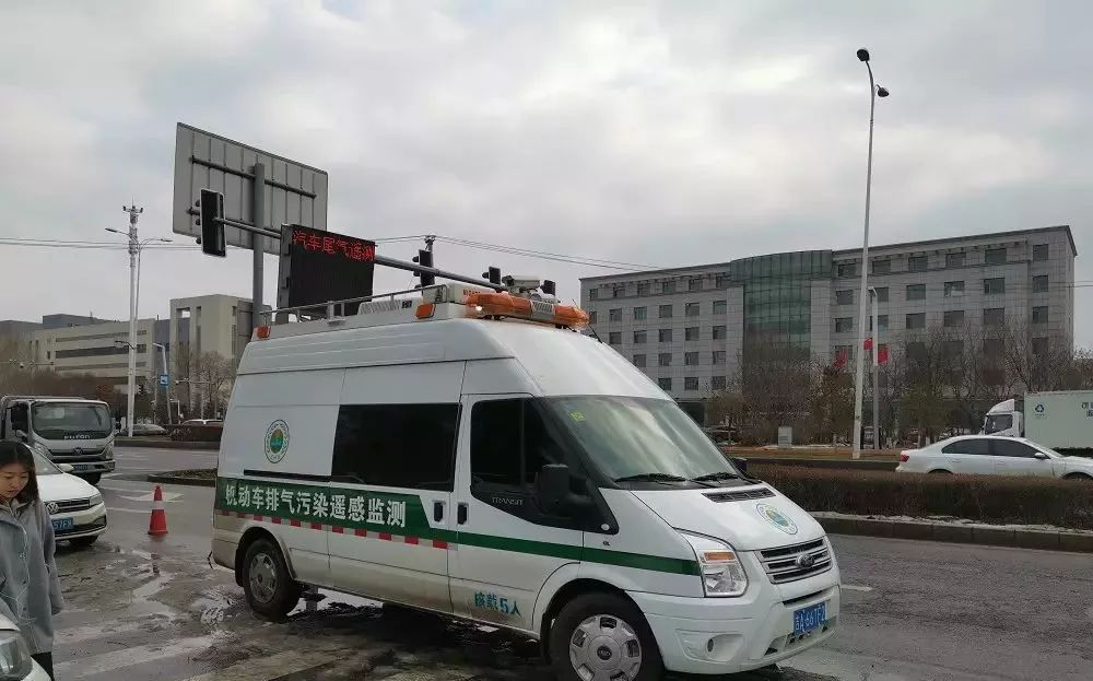 機(jī)動車尾氣遙感監(jiān)測車亮相吉林長春街頭